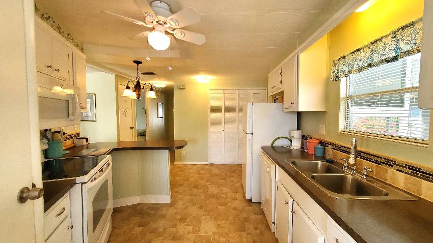 288 Apricot St a Bradenton, FL Mobile or Manufactured Home for Sale