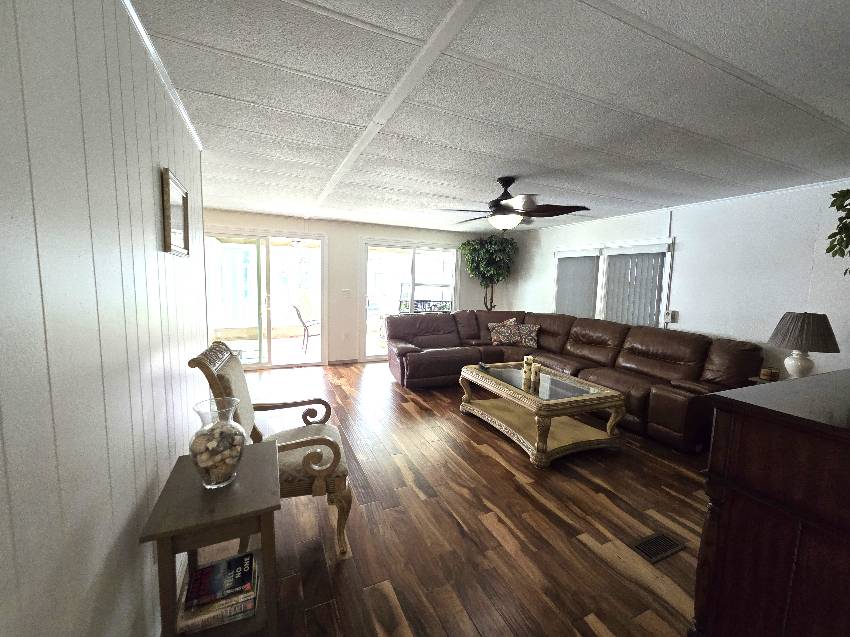 180 Guava Circle a Bradenton, FL Mobile or Manufactured Home for Sale