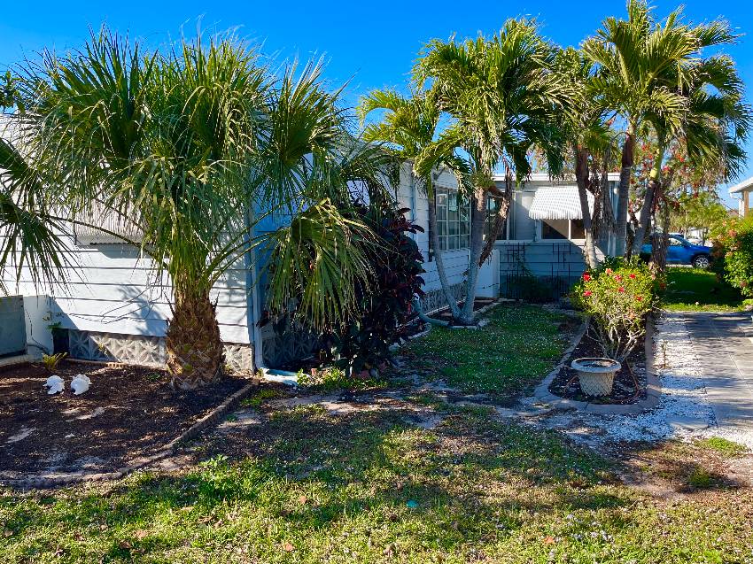 924 Zacapa a Venice, FL Mobile or Manufactured Home for Sale