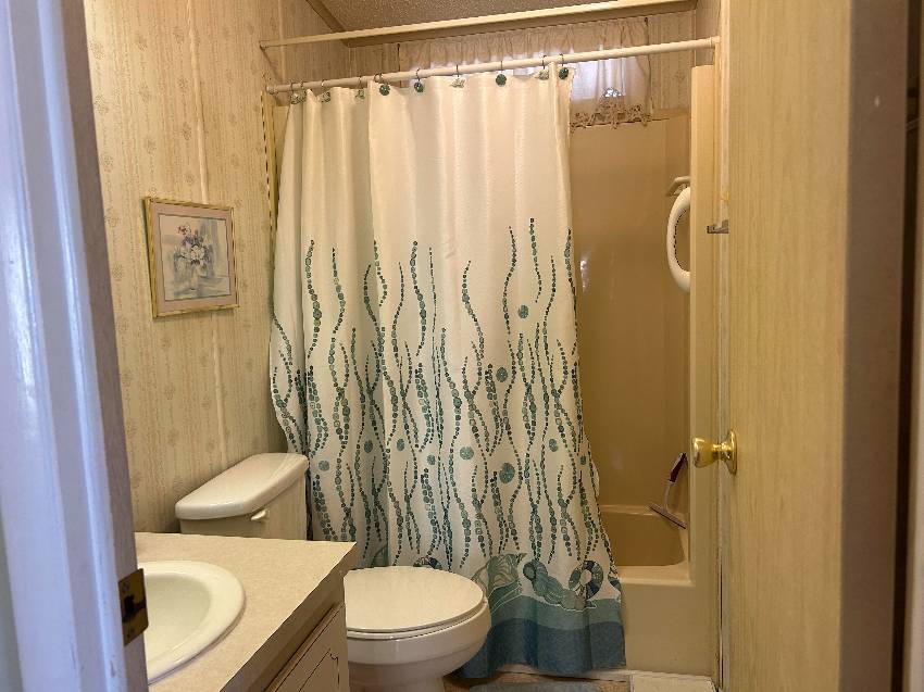 86 Larkspur Ave a Palmetto, FL Mobile or Manufactured Home for Sale