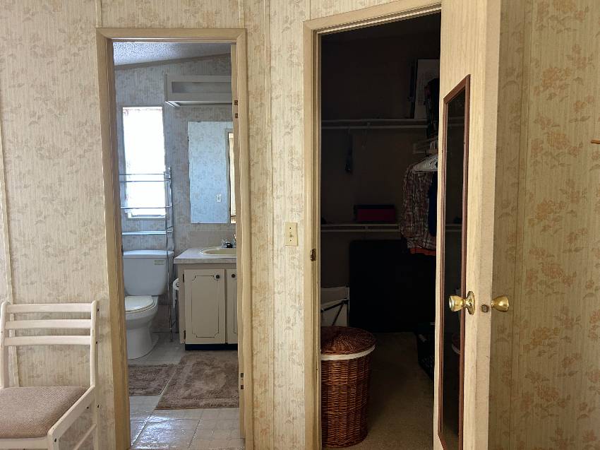 86 Larkspur Ave a Palmetto, FL Mobile or Manufactured Home for Sale