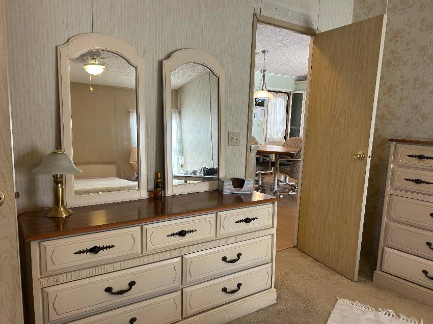 86 Larkspur Ave a Palmetto, FL Mobile or Manufactured Home for Sale