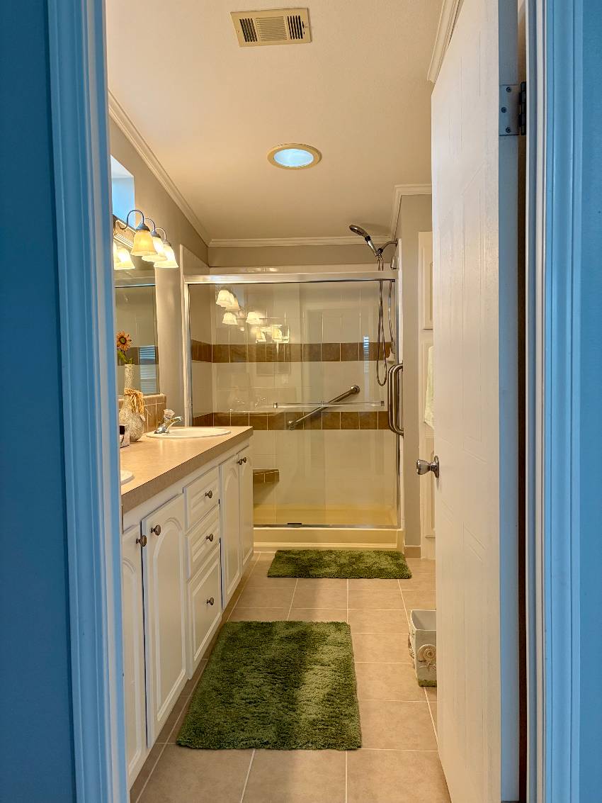 968 Bonaire a Venice, FL Mobile or Manufactured Home for Sale