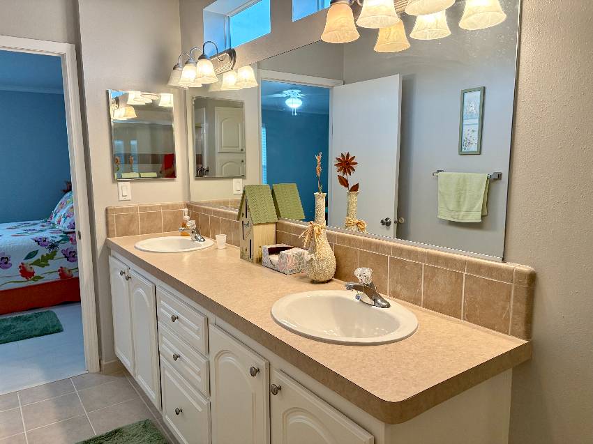968 Bonaire a Venice, FL Mobile or Manufactured Home for Sale