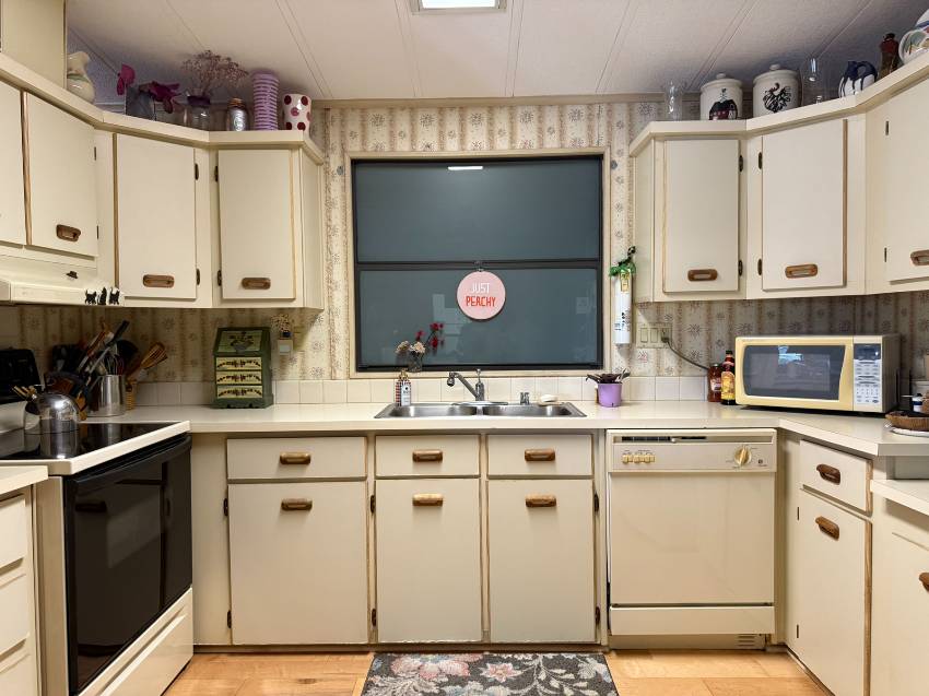 8211 Lakeshore Dr a Ellenton, FL Mobile or Manufactured Home for Sale