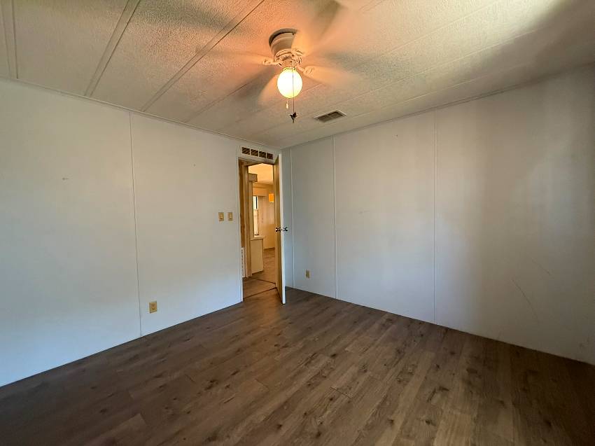 8211 Lakeshore Dr a Ellenton, FL Mobile or Manufactured Home for Sale