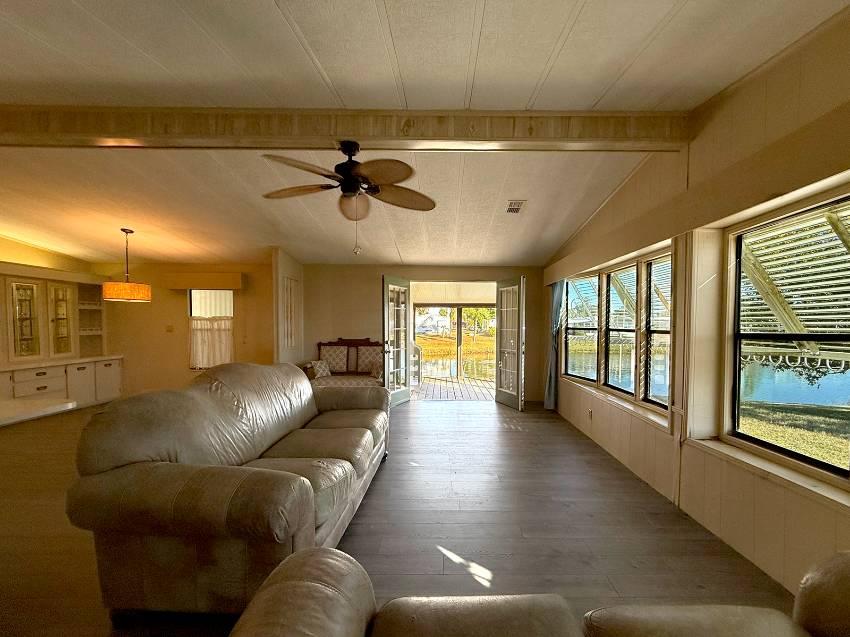 8211 Lakeshore Dr a Ellenton, FL Mobile or Manufactured Home for Sale