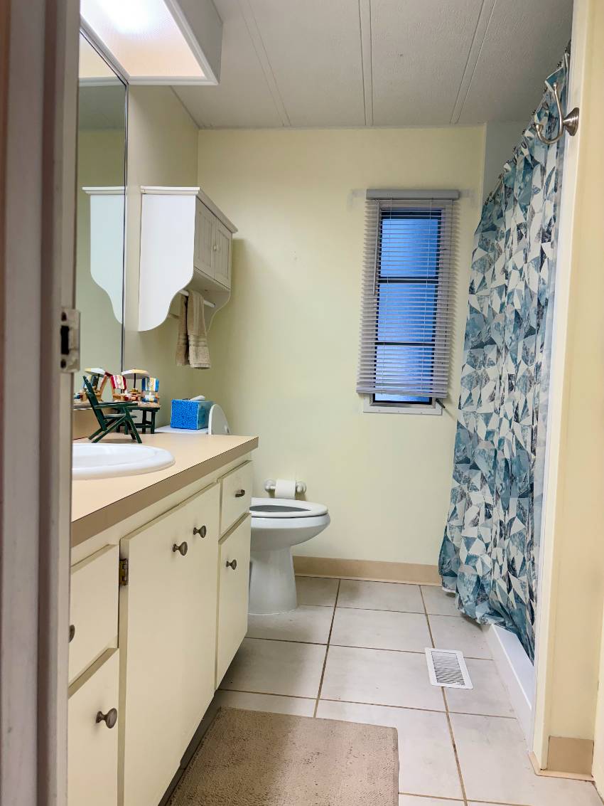 433 Bimini a Venice, FL Mobile or Manufactured Home for Sale