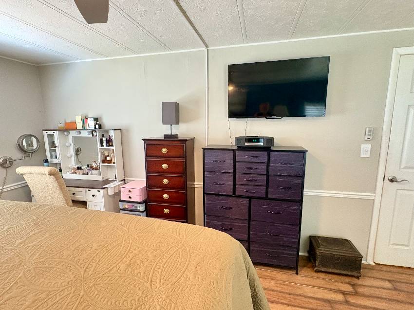 1302 S Indies Circle a Venice, FL Mobile or Manufactured Home for Sale