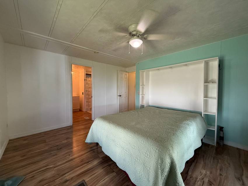 563 Bayshore Dr a Ellenton, FL Mobile or Manufactured Home for Sale