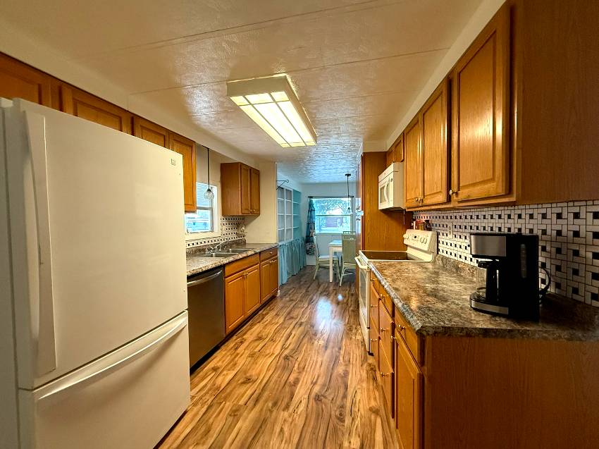 563 Bayshore Dr a Ellenton, FL Mobile or Manufactured Home for Sale