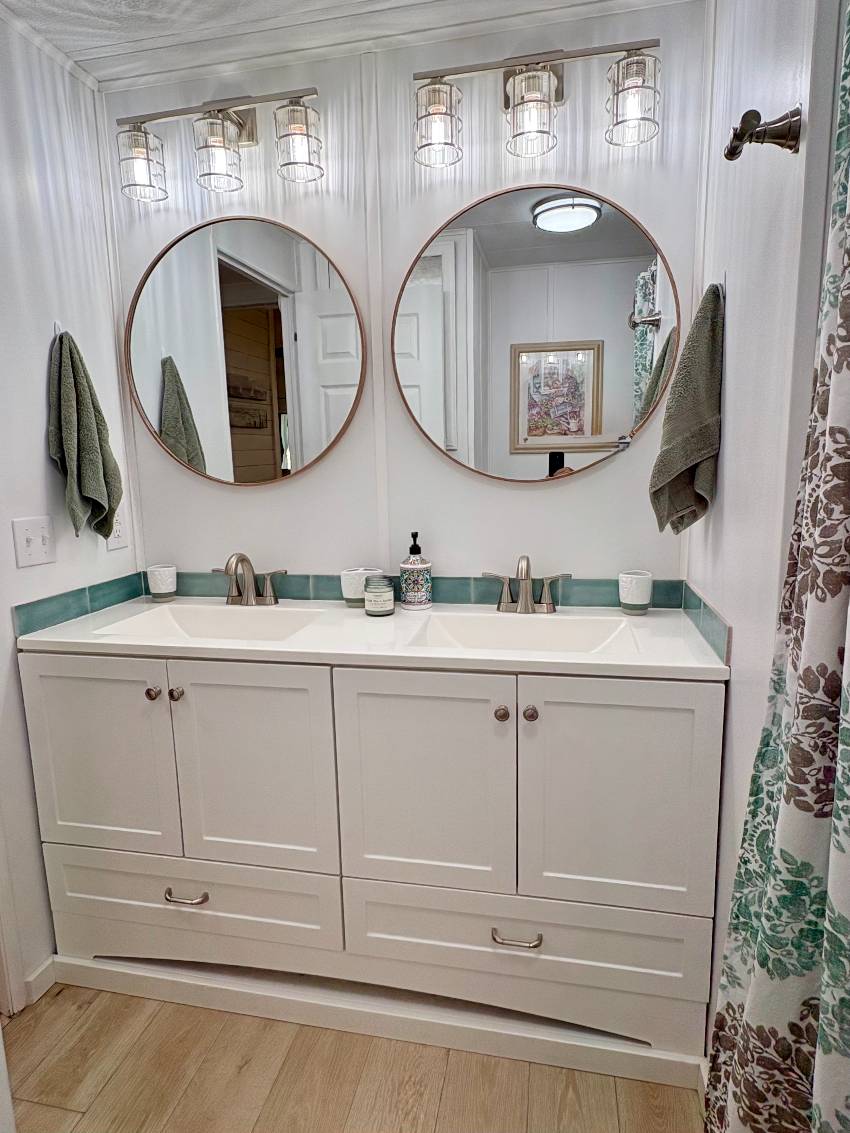 1304 S. Indies Circle a Venice, FL Mobile or Manufactured Home for Sale