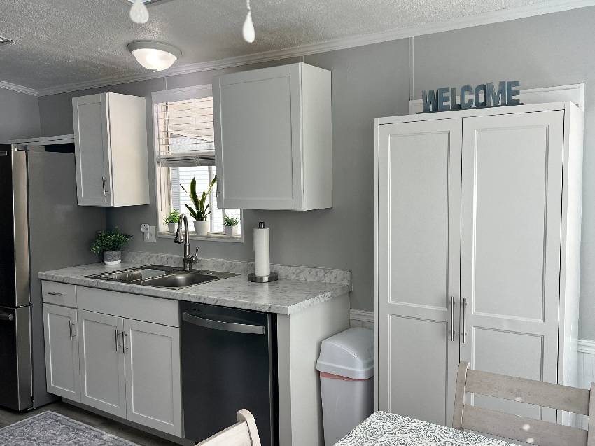 9833 Sucia Circle a Parrish, FL Mobile or Manufactured Home for Sale