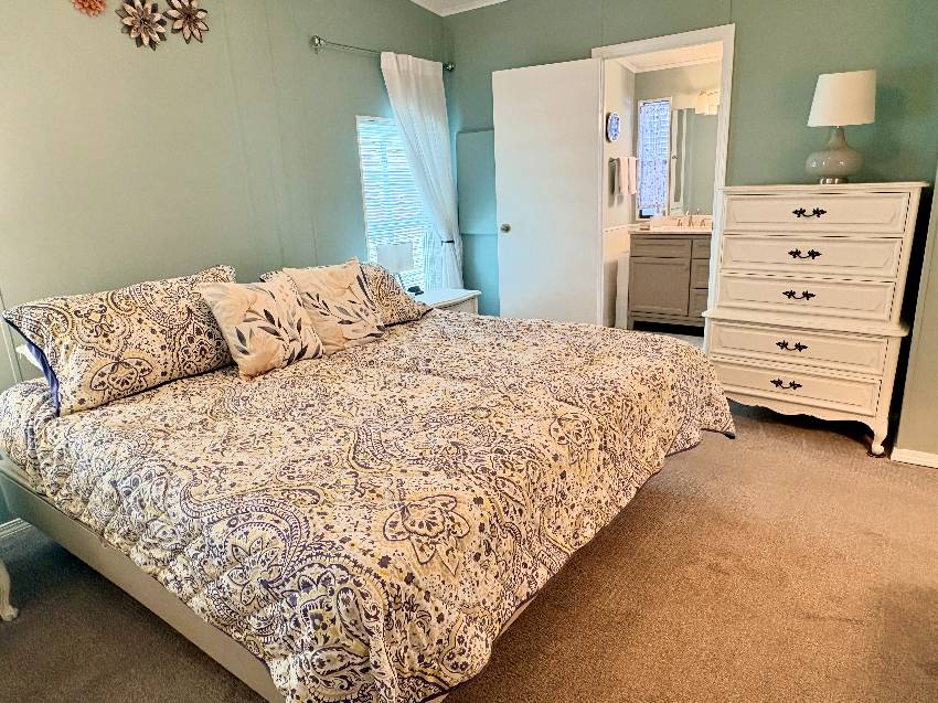 1286 S Indies Circle a Venice, FL Mobile or Manufactured Home for Sale