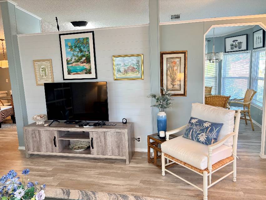 1286 S Indies Circle a Venice, FL Mobile or Manufactured Home for Sale