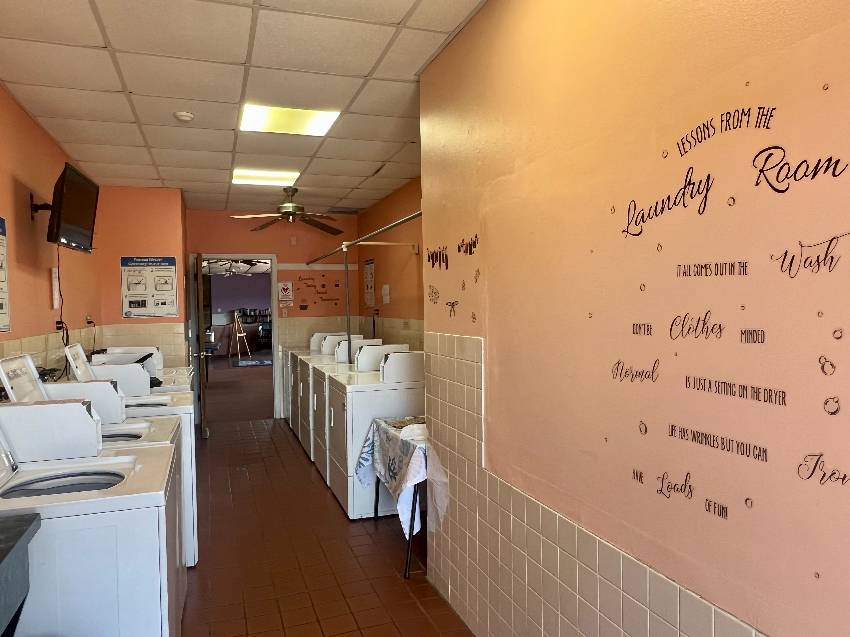 Little Willie's RV Resort - Mobile Home Community