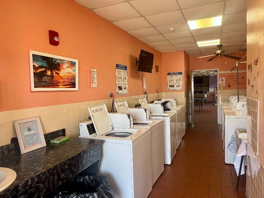 Little Willie's RV Resort - Mobile Home Community