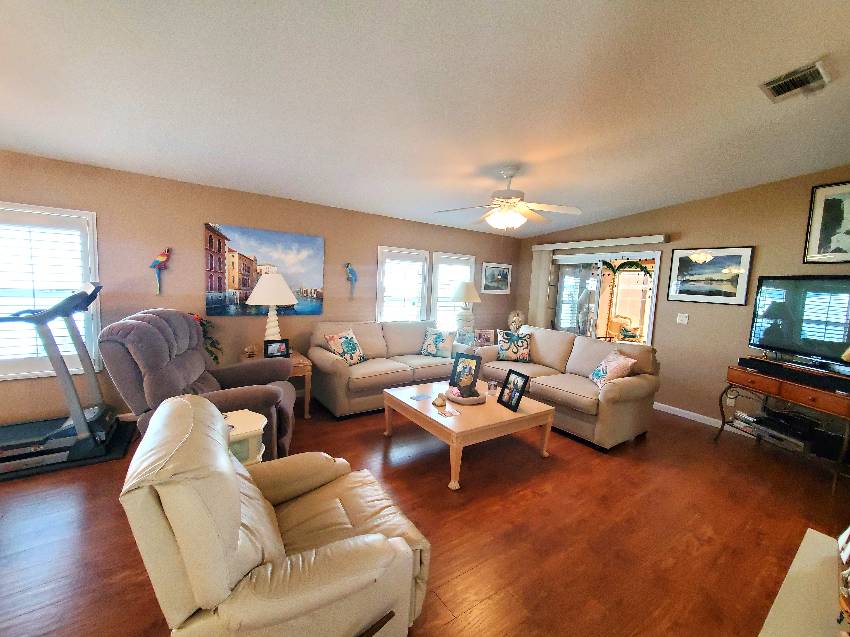 Palmetto, FL Mobile Home for Sale at 2607 87th Court E Palmetto, FL