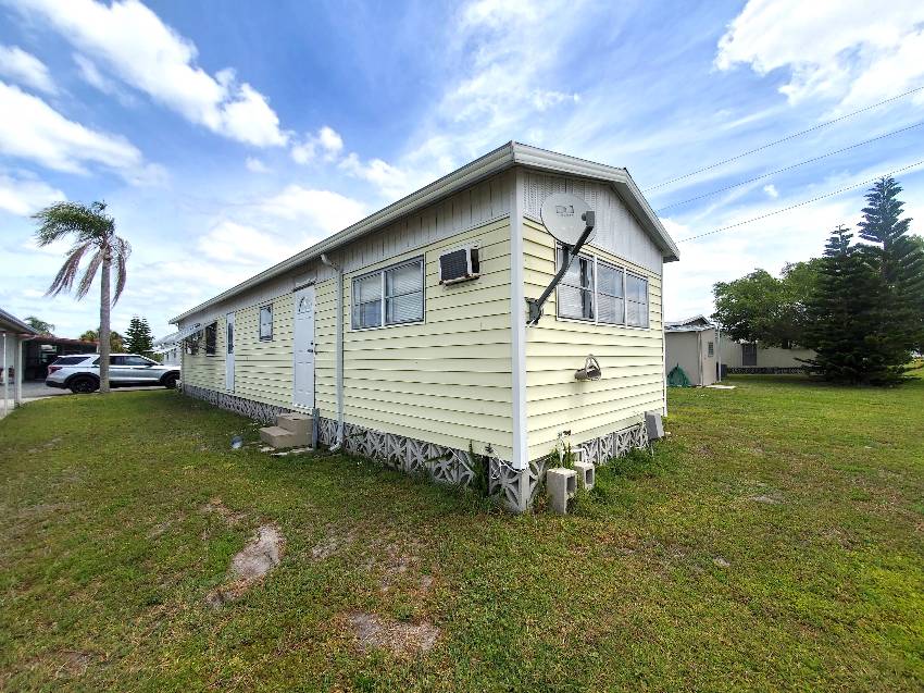 11 Kingsport Ave a Palmetto, FL Mobile or Manufactured Home for Sale