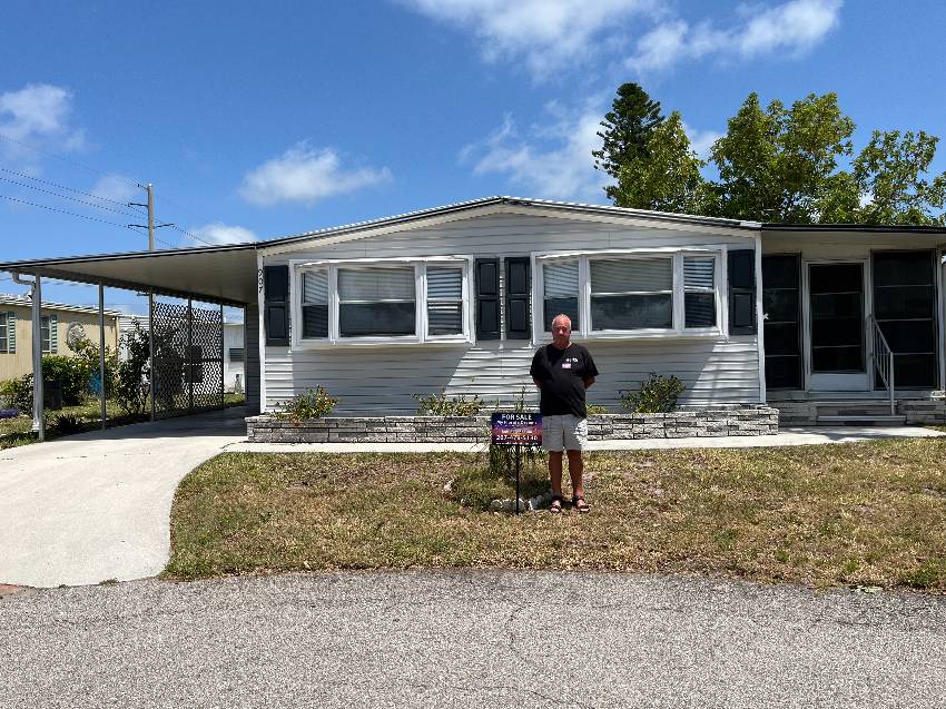 907 Nogoya a Venice, FL Mobile or Manufactured Home for Sale