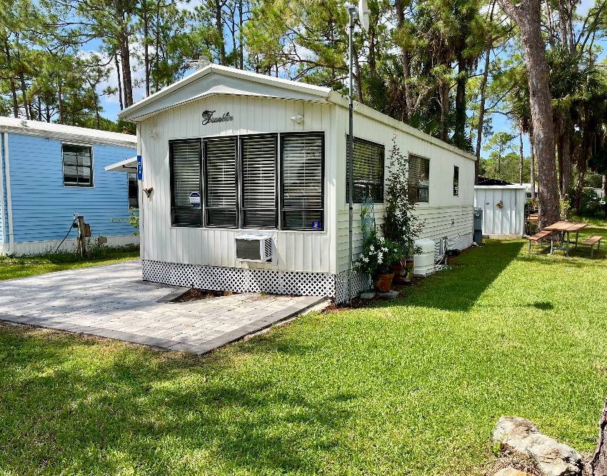 Mobile Home for sale in Venice, FL 34293 | 1987 Fran | MH Giant.com