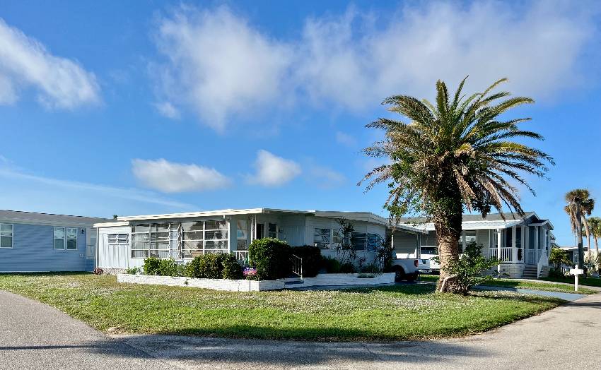 932 Desirade a Venice, FL Mobile or Manufactured Home for Sale