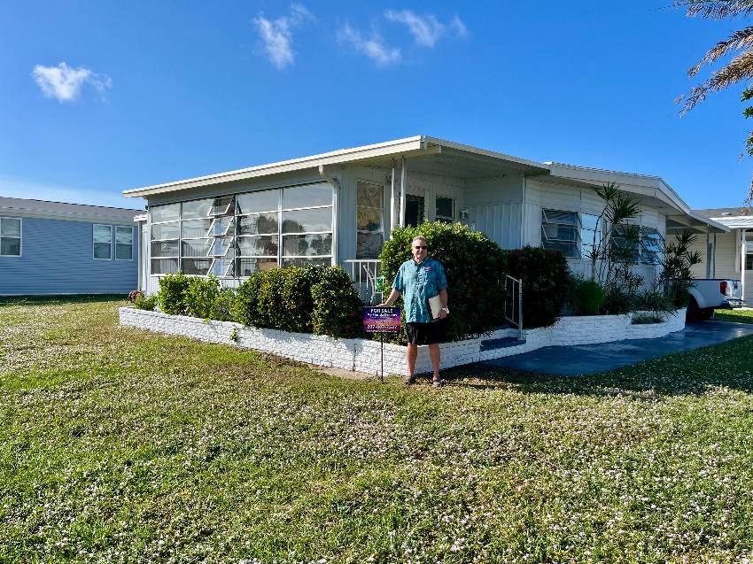 932 Desirade a Venice, FL Mobile or Manufactured Home for Sale