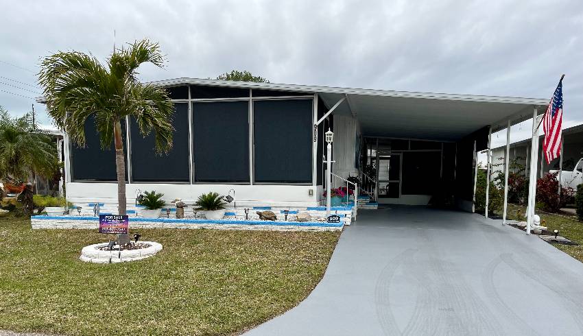 909 Montego a Venice, FL Mobile or Manufactured Home for Sale