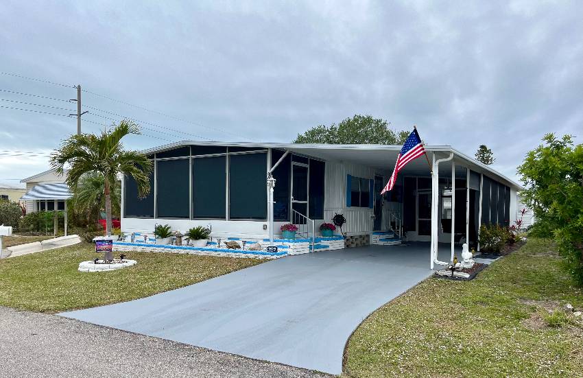 909 Montego a Venice, FL Mobile or Manufactured Home for Sale