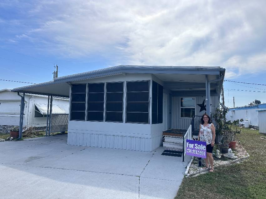 Mobile home for sale in Palmetto, FL