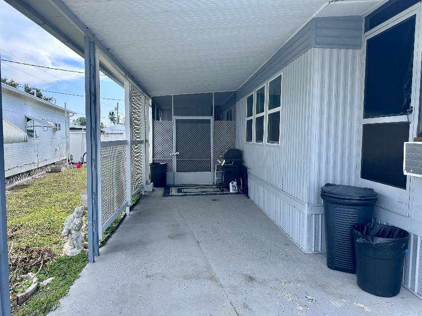 7 Evergreen Ave a Palmetto, FL Mobile or Manufactured Home for Sale