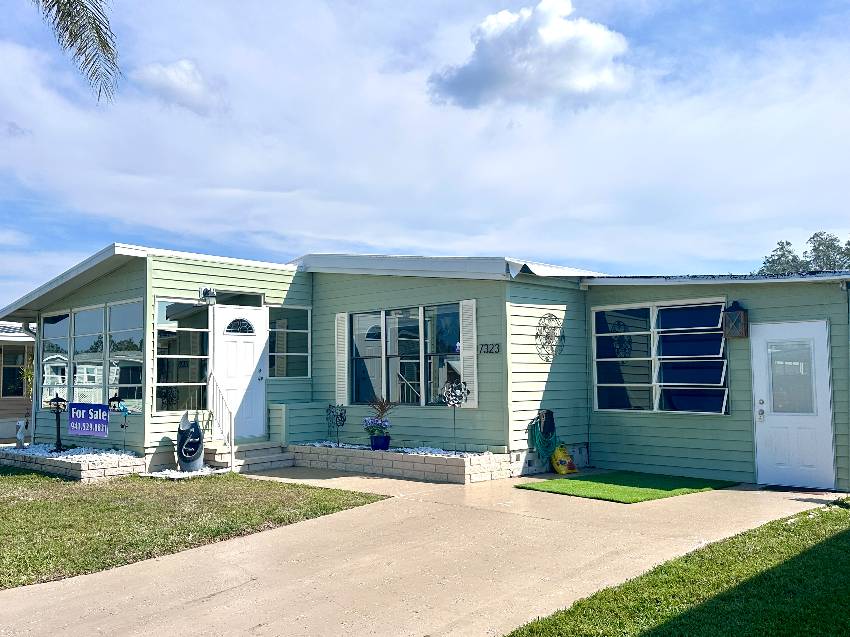 7323 Queens Way a Ellenton, FL Mobile or Manufactured Home for Sale