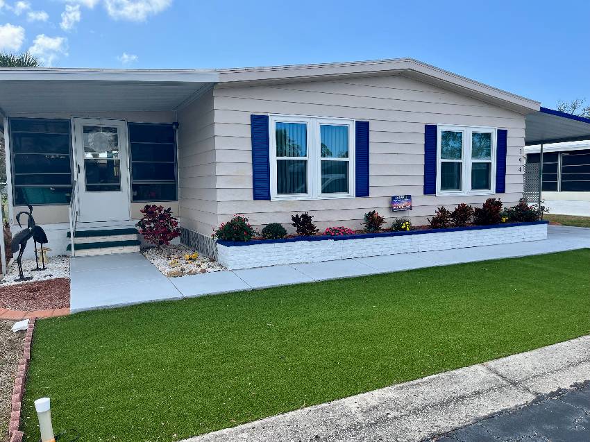 194 Guava Circle a Bradenton, FL Mobile or Manufactured Home for Sale