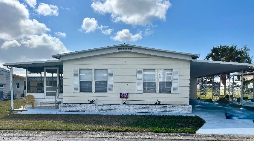 195 Guava Circle a Bradenton, FL Mobile or Manufactured Home for Sale