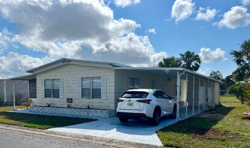 195 Guava Circle a Bradenton, FL Mobile or Manufactured Home for Sale