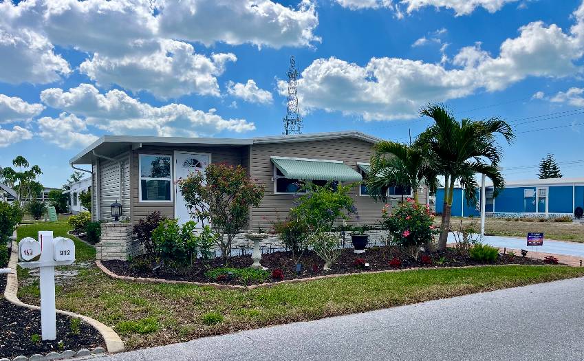 912 Zacapa a Venice, FL Mobile or Manufactured Home for Sale