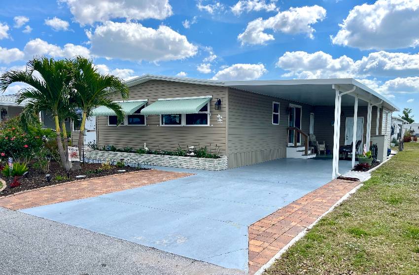 912 Zacapa a Venice, FL Mobile or Manufactured Home for Sale