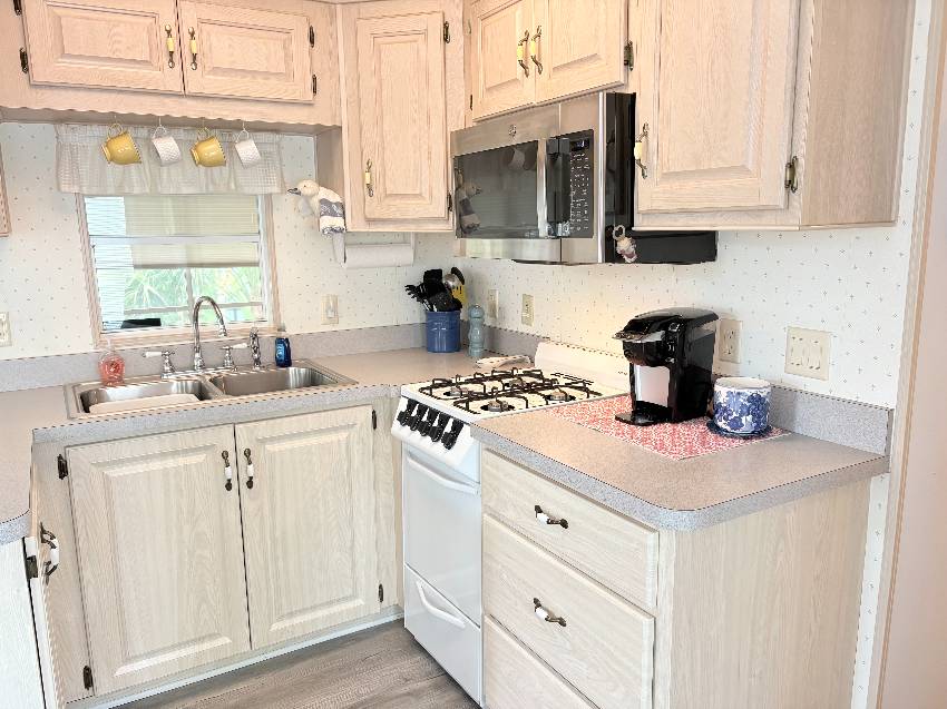 1300 N River Rd Lot W82 a Venice, FL Mobile or Manufactured Home for Sale