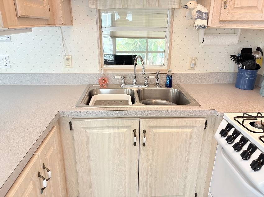 1300 N River Rd Lot W82 a Venice, FL Mobile or Manufactured Home for Sale