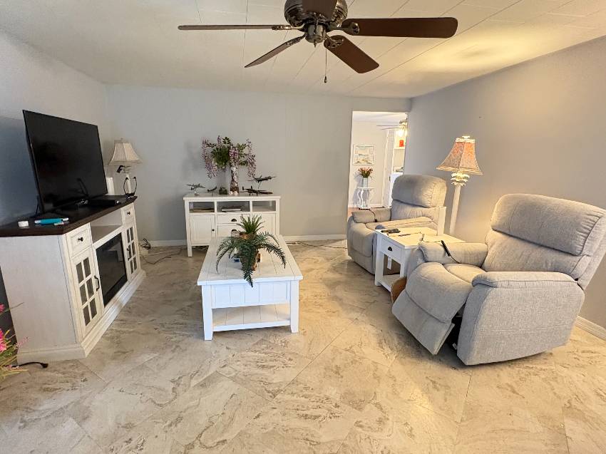955 Bonaire a Venice, FL Mobile or Manufactured Home for Sale