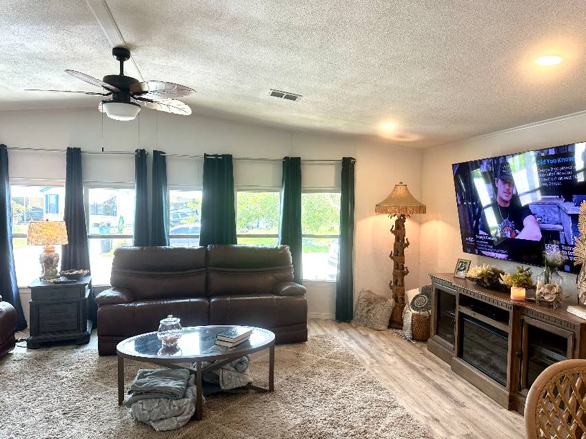 4330 Lake View Dr a Ellenton, FL Mobile or Manufactured Home for Sale