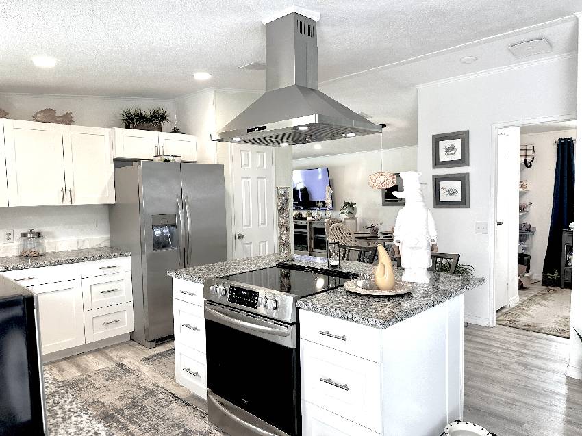 4330 Lake View Dr a Ellenton, FL Mobile or Manufactured Home for Sale