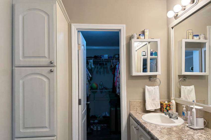 7407 Westwood Dr a Ellenton, FL Mobile or Manufactured Home for Sale