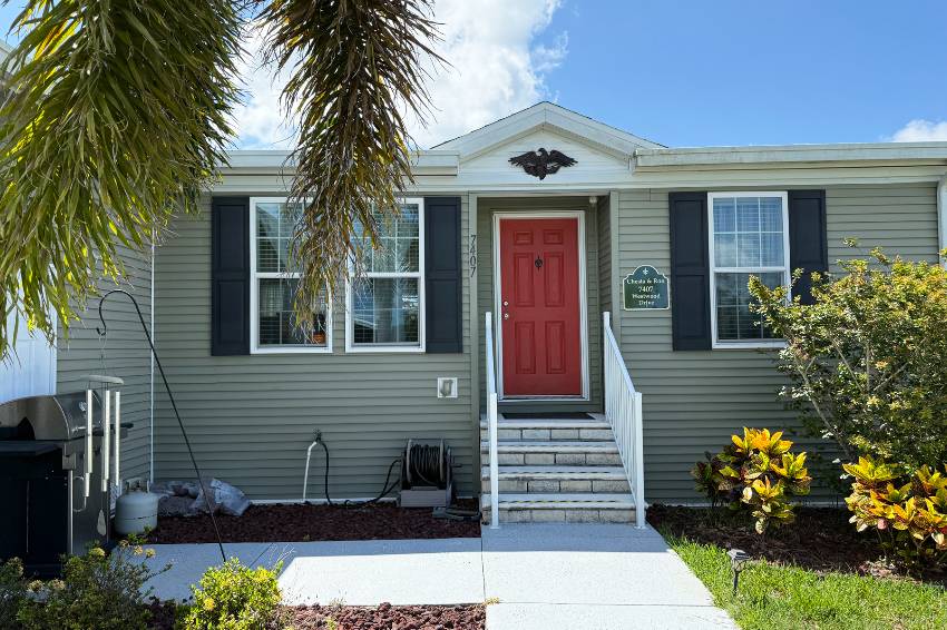 7407 Westwood Dr a Ellenton, FL Mobile or Manufactured Home for Sale