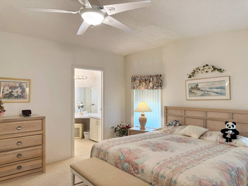 242 Gardenia Lane a Parrish, FL Mobile or Manufactured Home for Sale