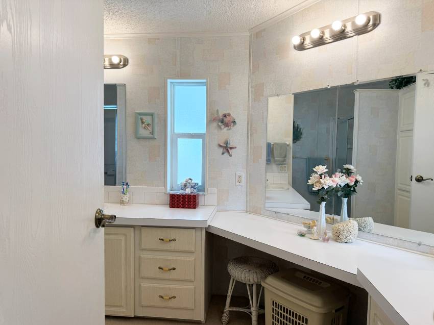 242 Gardenia Lane a Parrish, FL Mobile or Manufactured Home for Sale