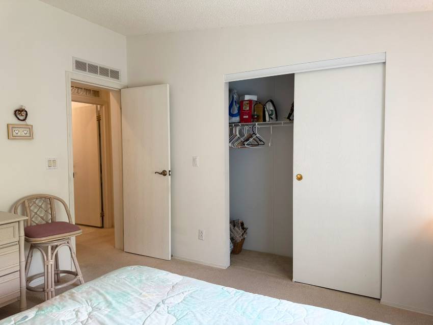 242 Gardenia Lane a Parrish, FL Mobile or Manufactured Home for Sale