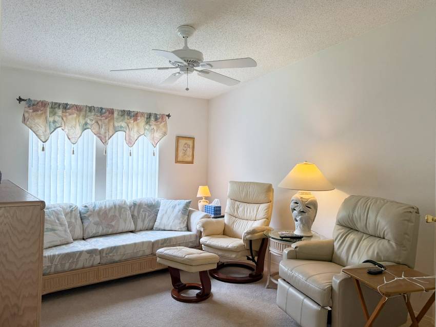 242 Gardenia Lane a Parrish, FL Mobile or Manufactured Home for Sale