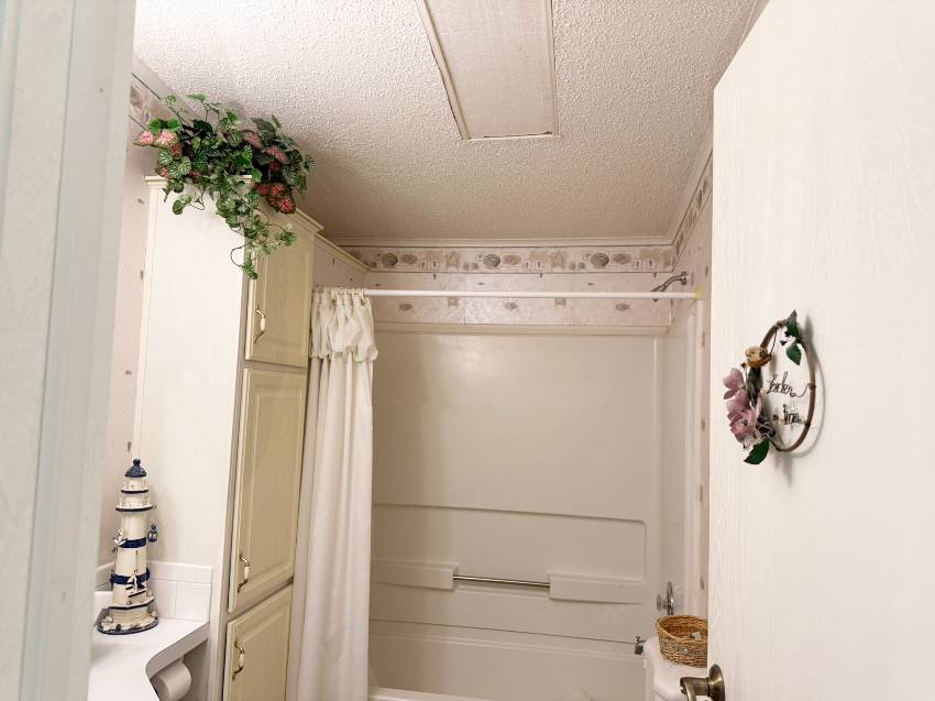 242 Gardenia Lane a Parrish, FL Mobile or Manufactured Home for Sale