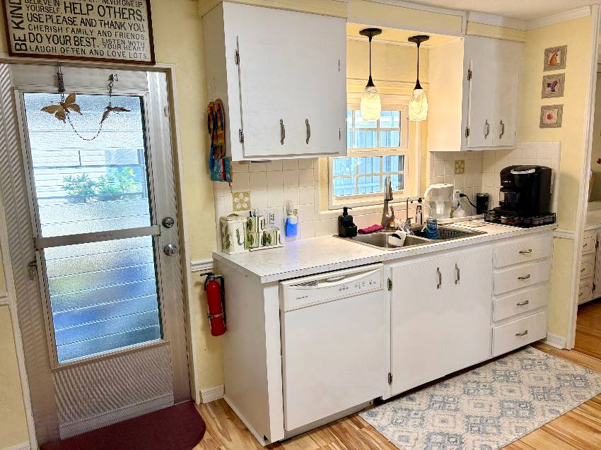 385 Sanibel St a Nokomis, FL Mobile or Manufactured Home for Sale